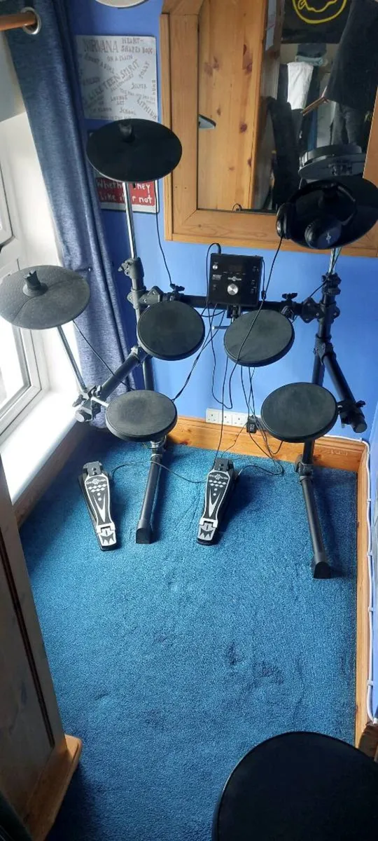 Electronic drum kit for sale - Image 2