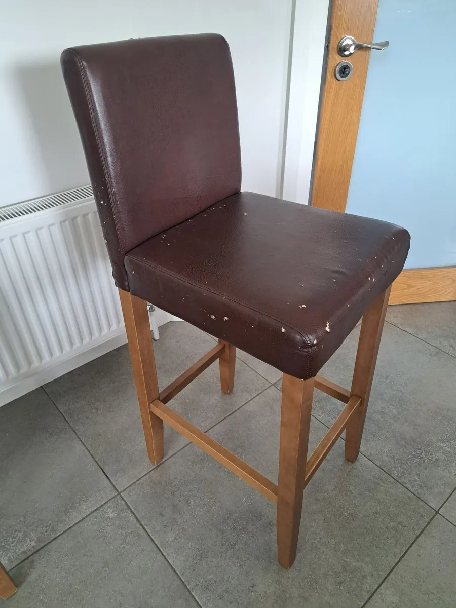 4 Kitchen Bar Stools - Image 1