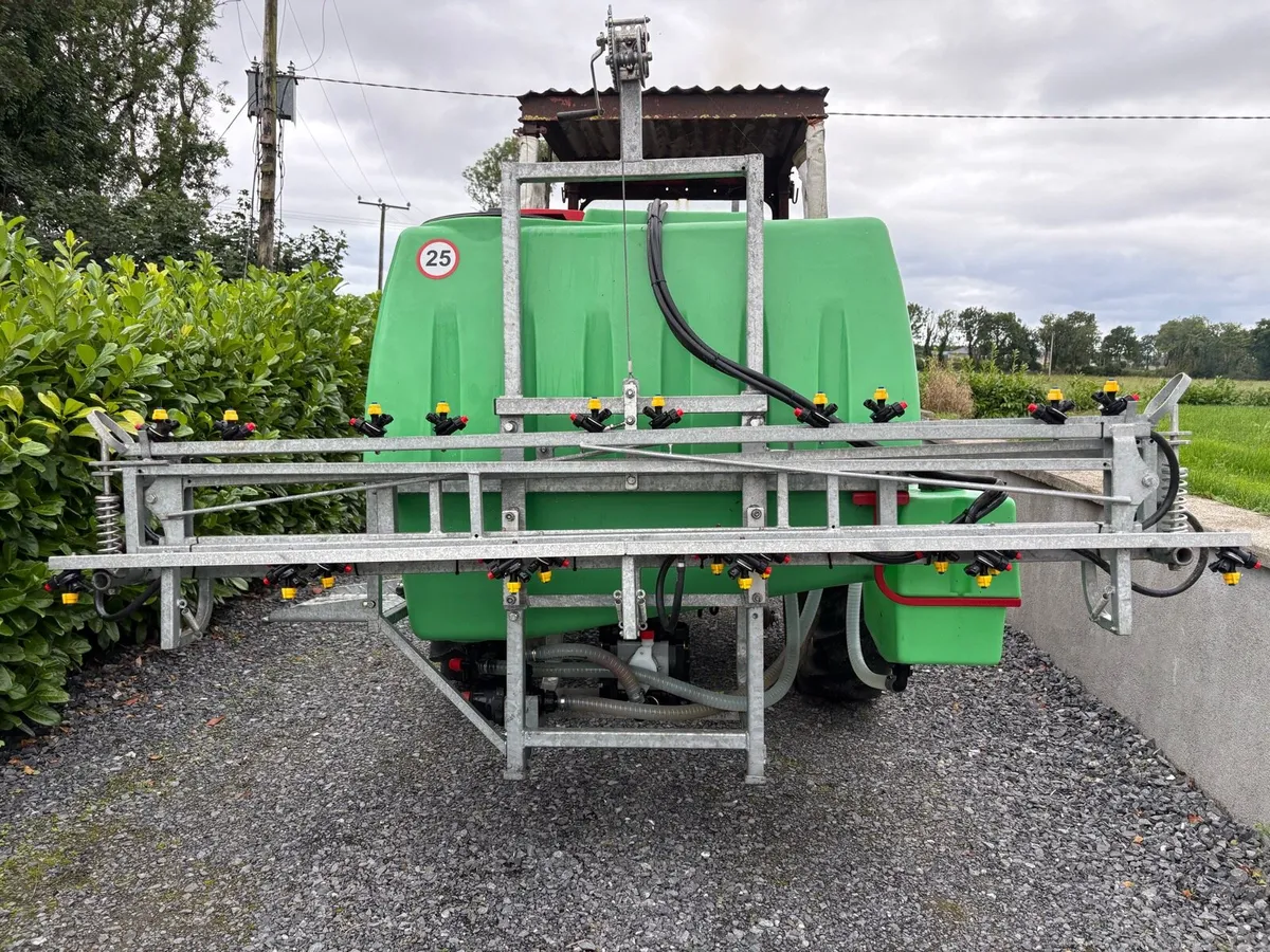 600Ltr Sprayer with 12m Booms - Image 4