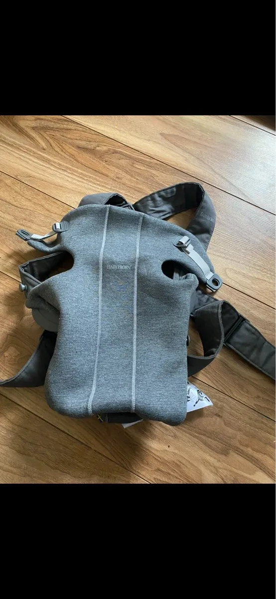 Baby carrier - Image 1