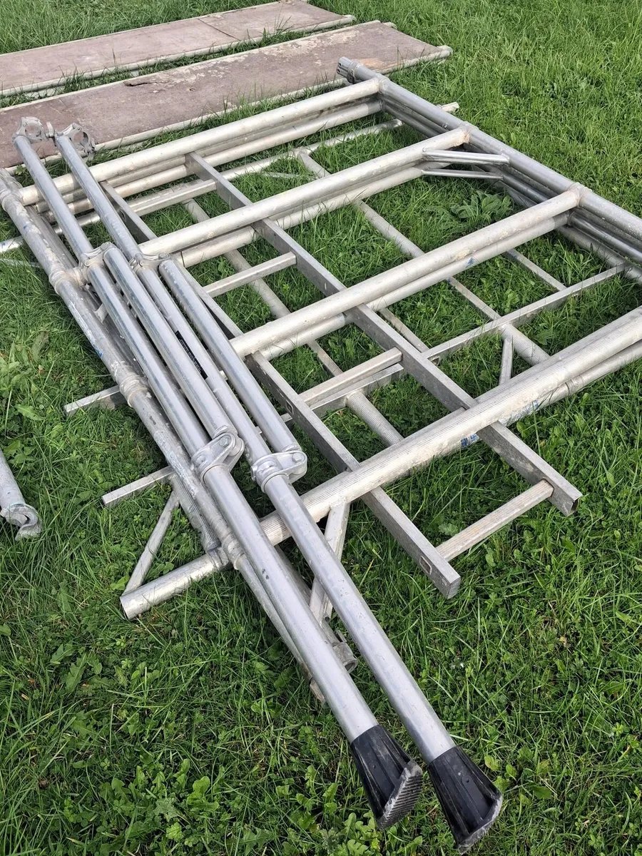 Aluminium tower scaffolding - Image 3