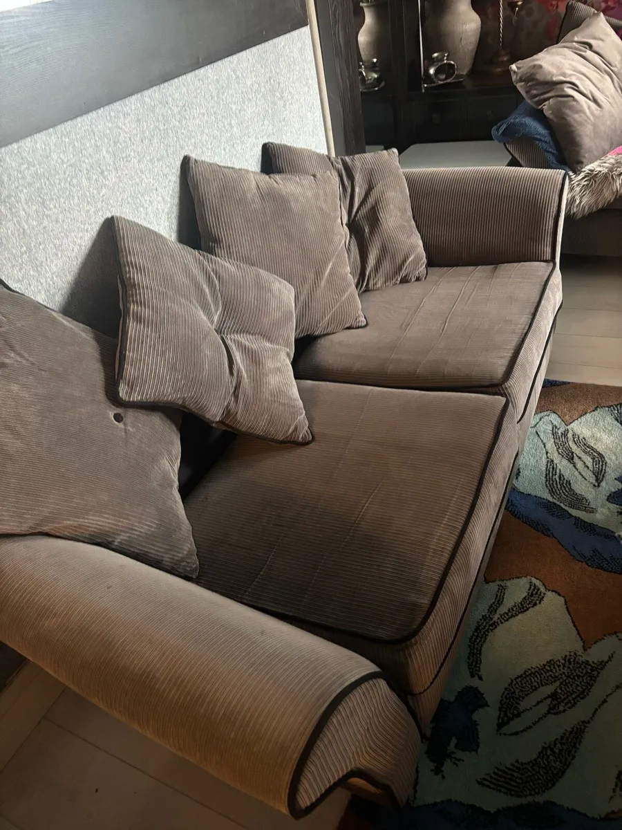 Grey chord three seater sofa - Image 4