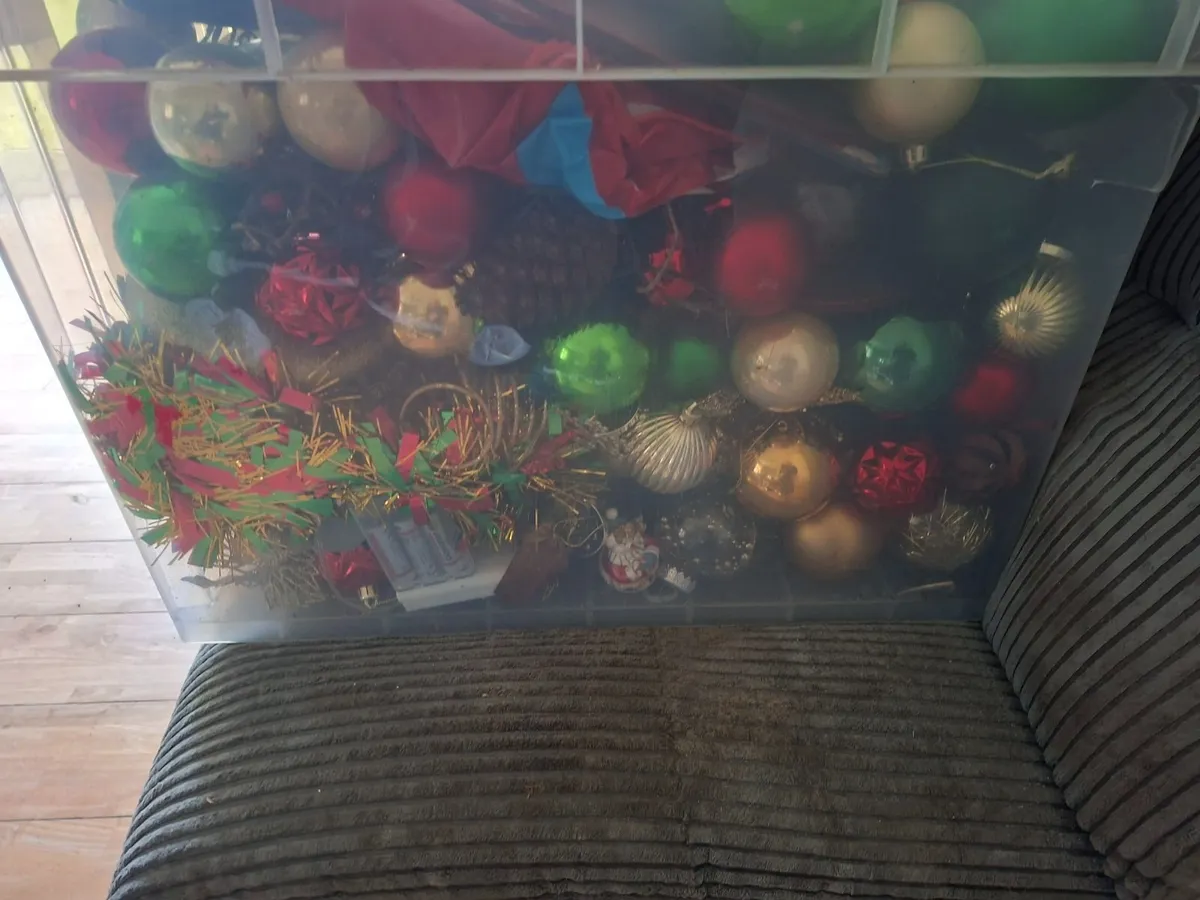 Christmas decorations - Image 1