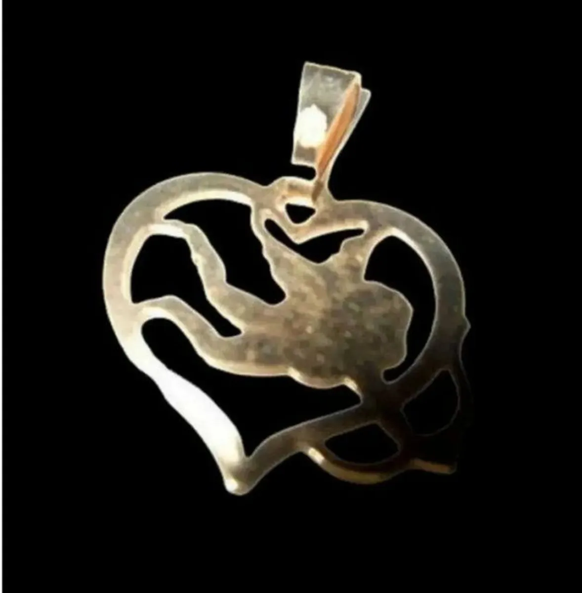 Beautiful 9K Gold Cupid in Heart Pendant - Image 4