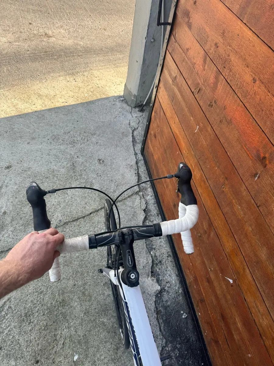 Giant defy 4 bike - Image 3