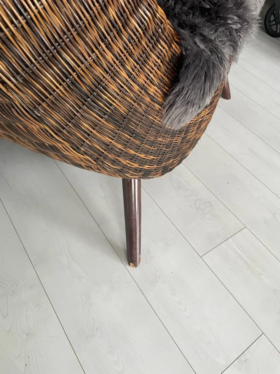 Brown wicker round love seat - Image 4
