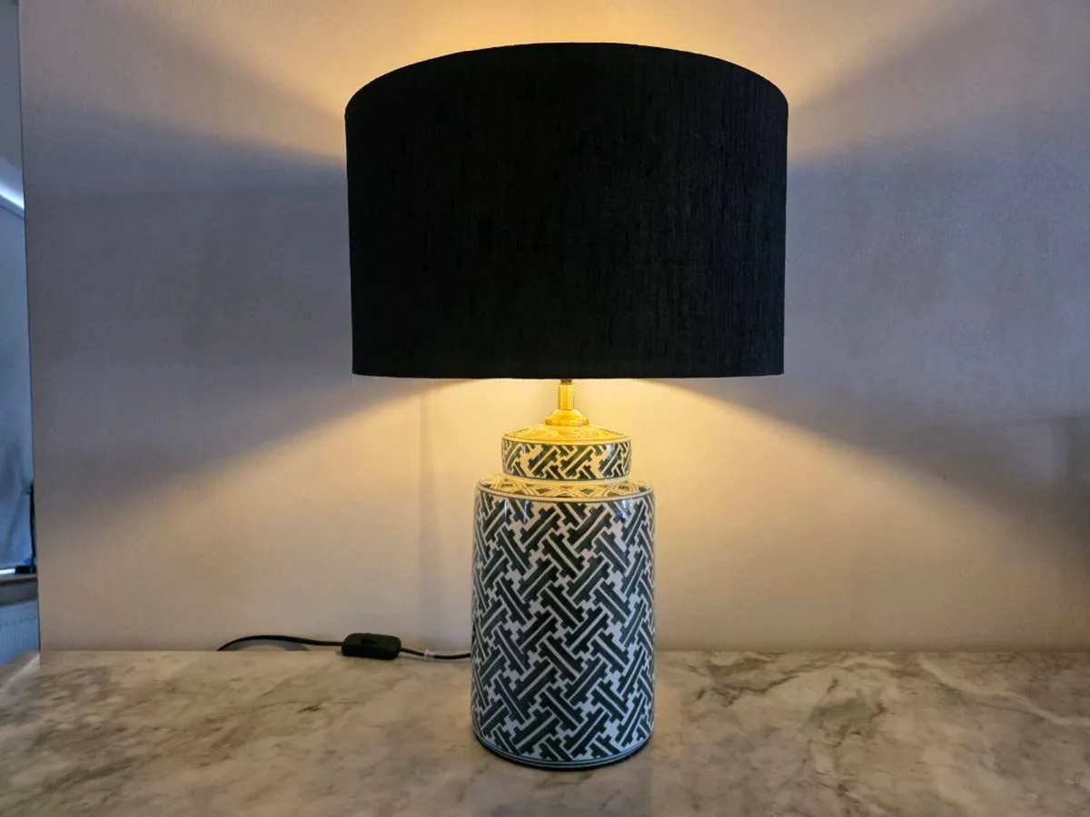 där Lighting Reese Ceramic Table Lamp with Black G - Image 1