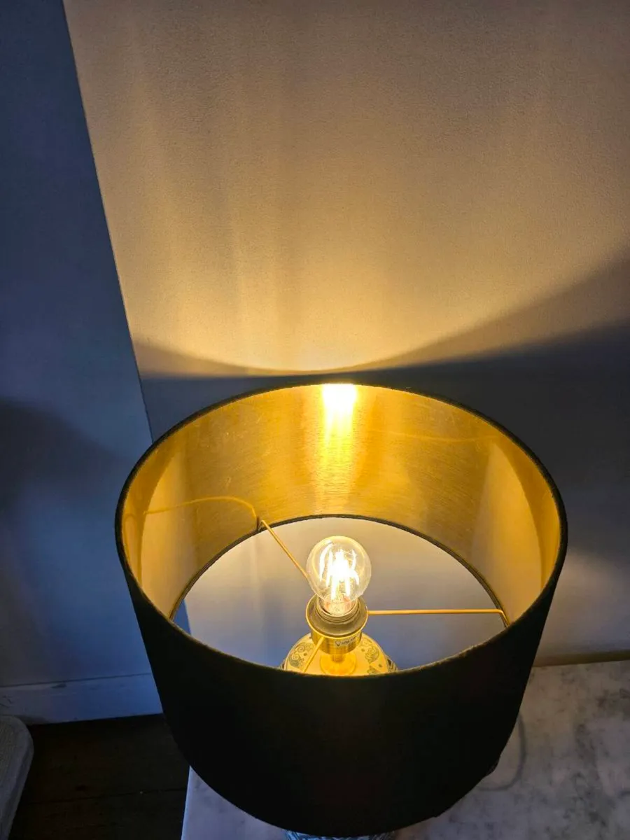 där Lighting Reese Ceramic Table Lamp with Black G - Image 4