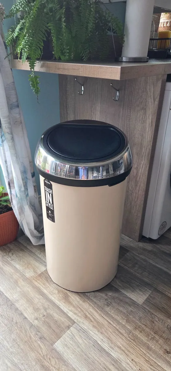 Brabantia Touch Bin 60L – Soft Beige Brabantia 60L - Image 1