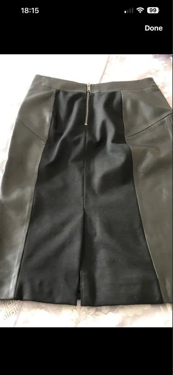 Ladies Reiss leather skirt size 10 €15 - Image 2