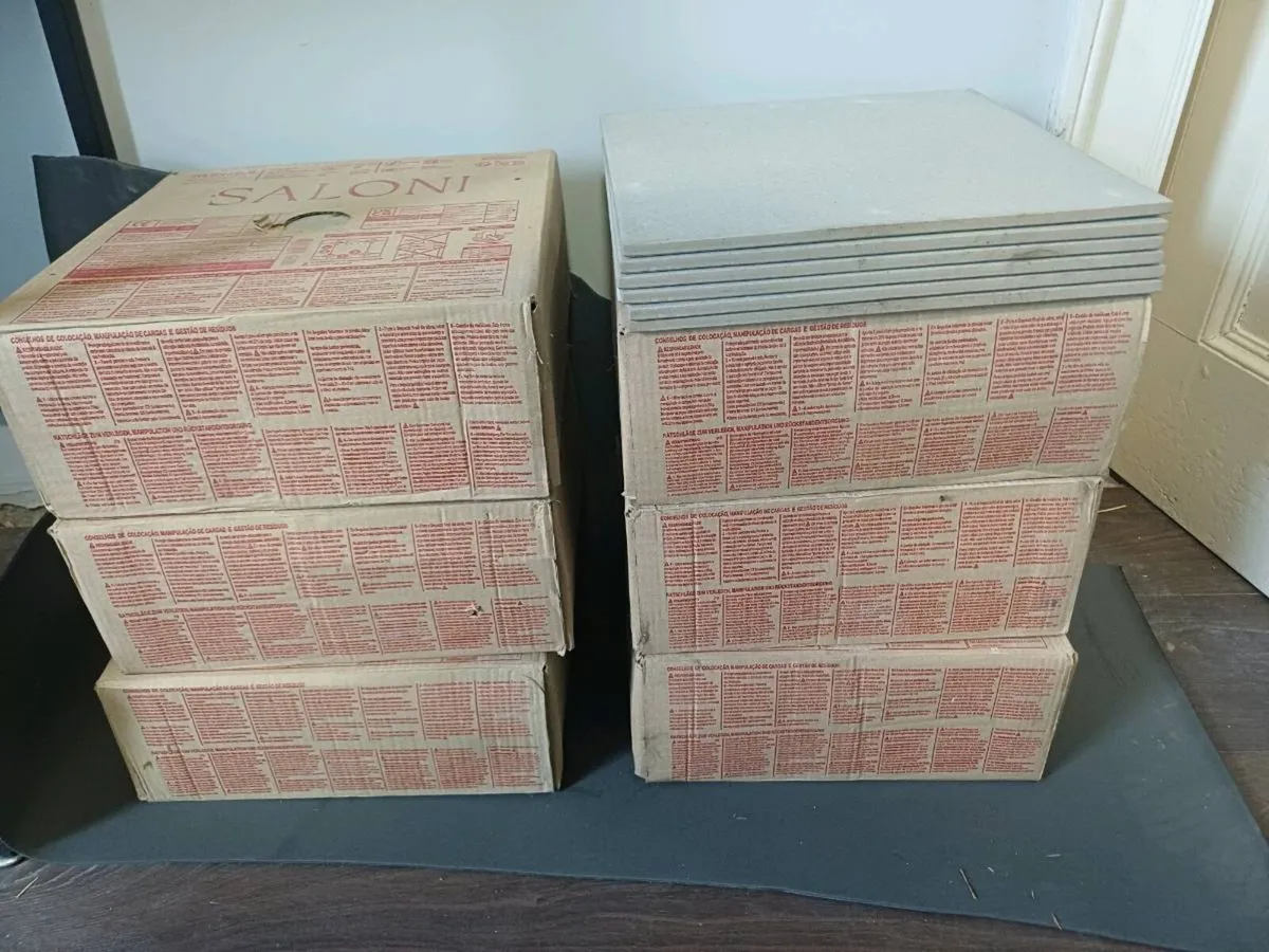 Non-slip floor tiles - Image 1