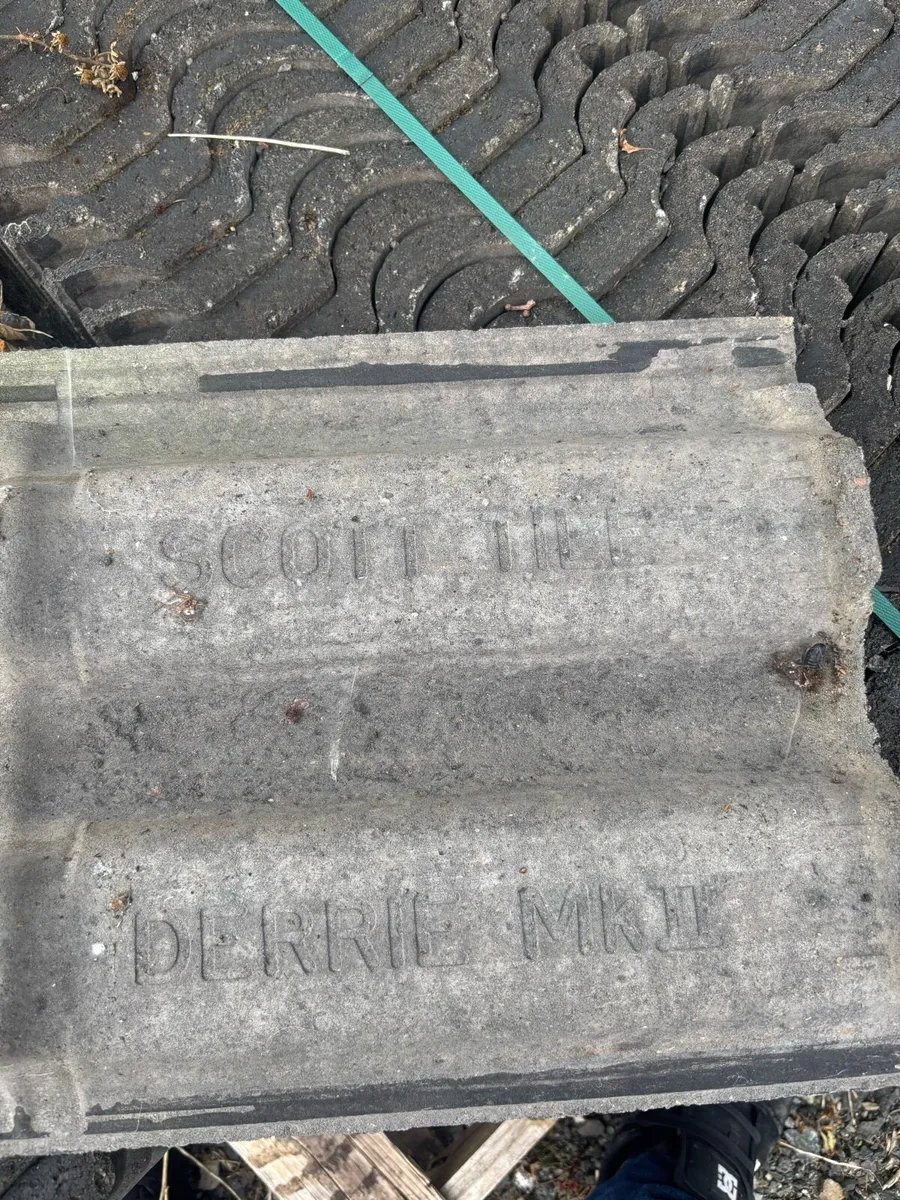 Derrie Roof tiles - Image 4