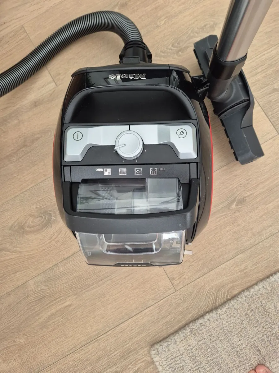 Vacuum Cleaner - Image 4