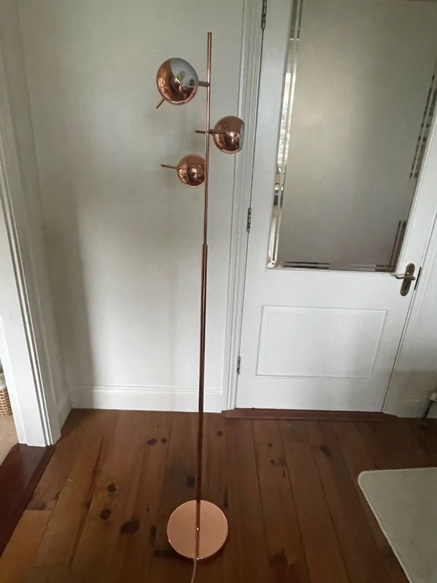 Floor - Image 1