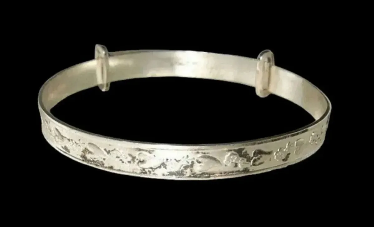 Beautiful Vintage Hallmarked Sterling Baby Bangle - Image 4