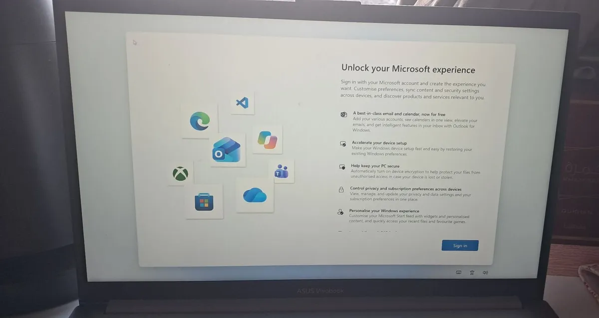 Laptop - Image 1