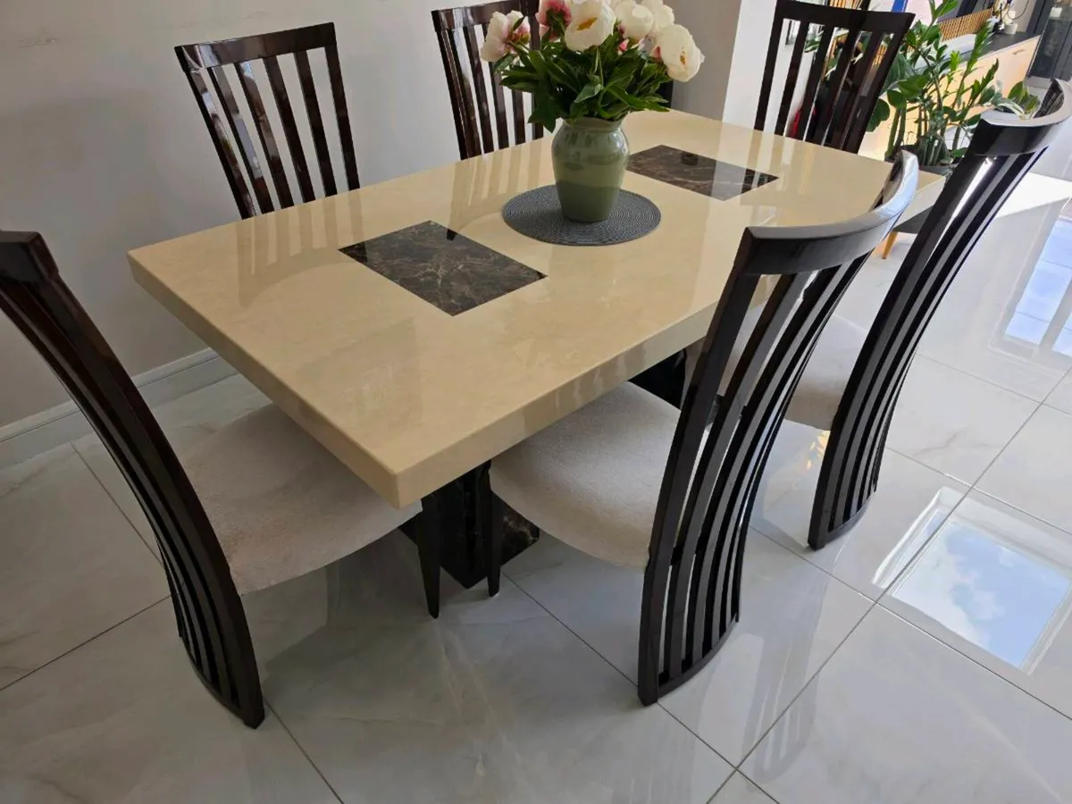 Dining table - Image 2
