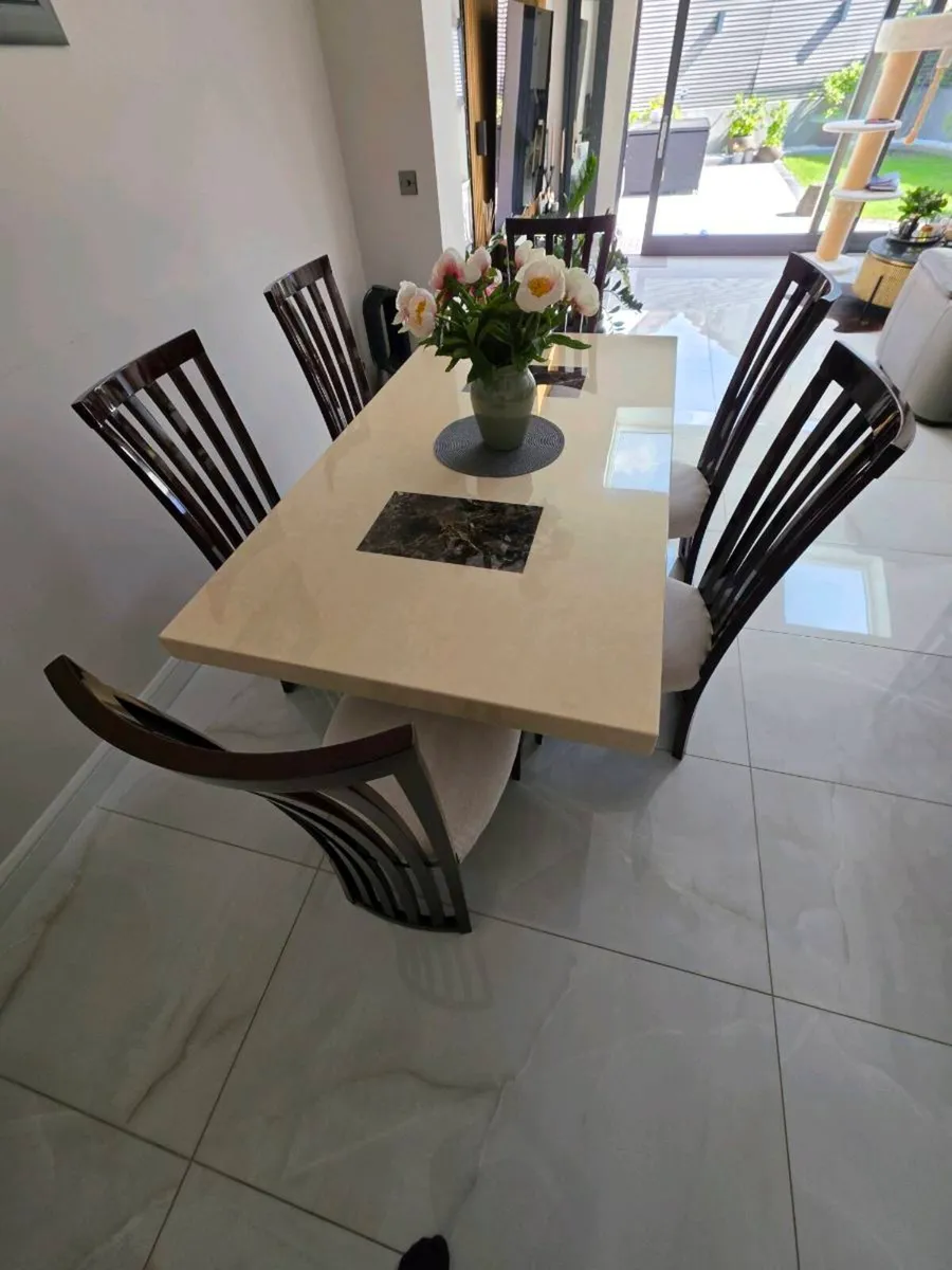 Dining table - Image 3