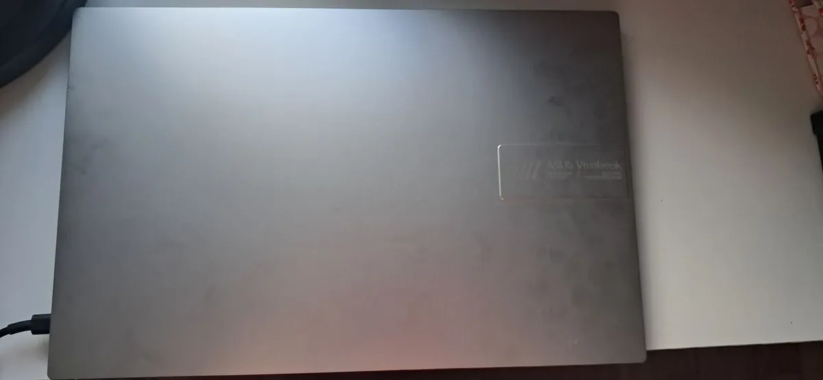 Laptop - Image 2