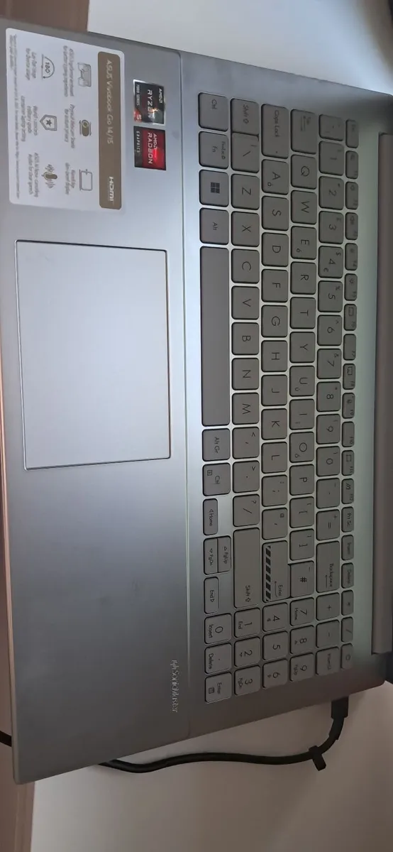 Laptop - Image 3