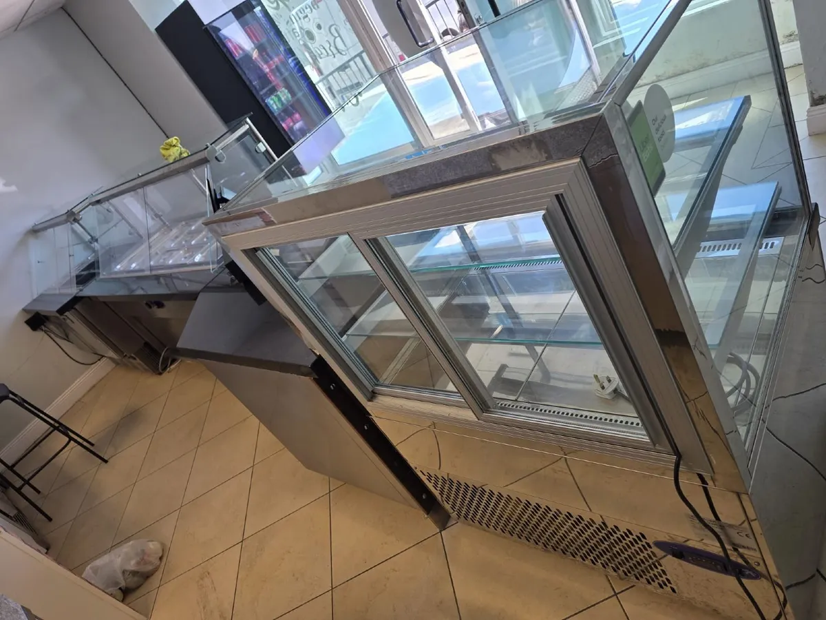 Refrigerated counter display - Image 2