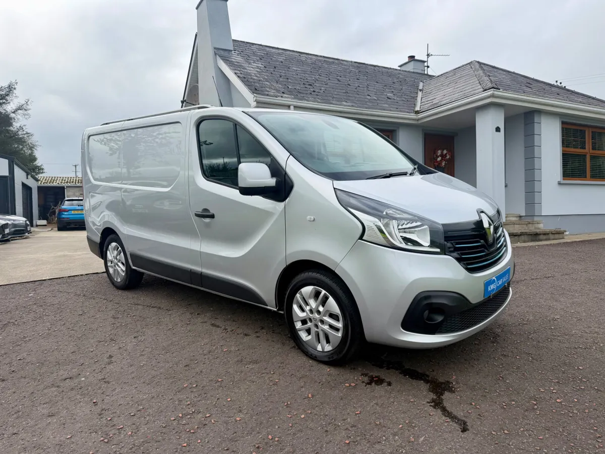 NO VAT 2017 Renault Trafic 1.6 DCI Sport - Image 3