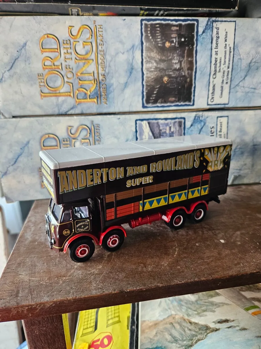 Corgi Circus Fair Ground Showmans Range Truck - Image 2