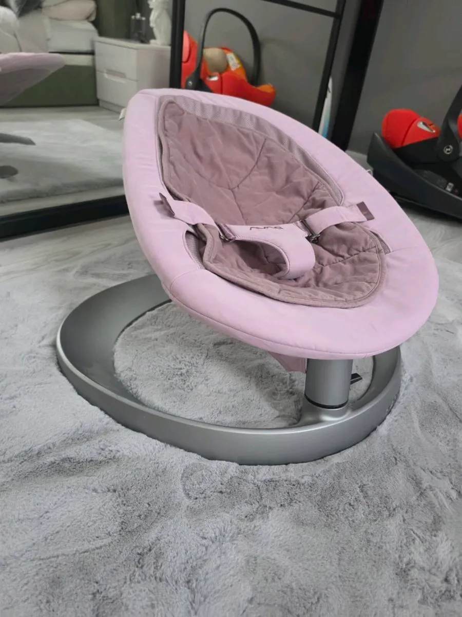 Nuna leaf baby swing - Image 1