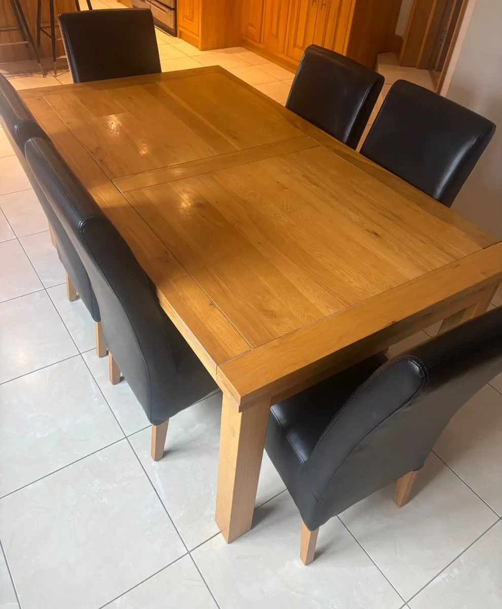 6 Dining Room Chairs - Image 1