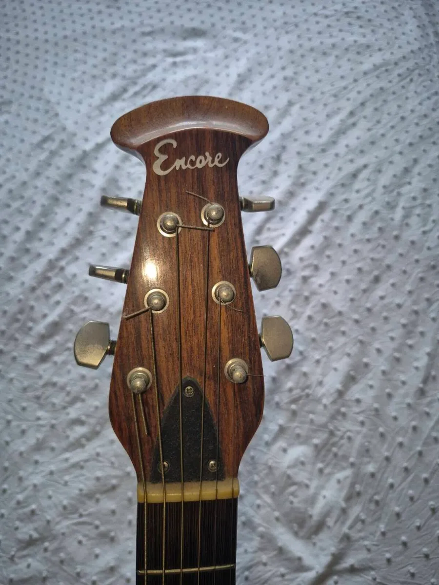 Semi-acoustic guitar - Image 3