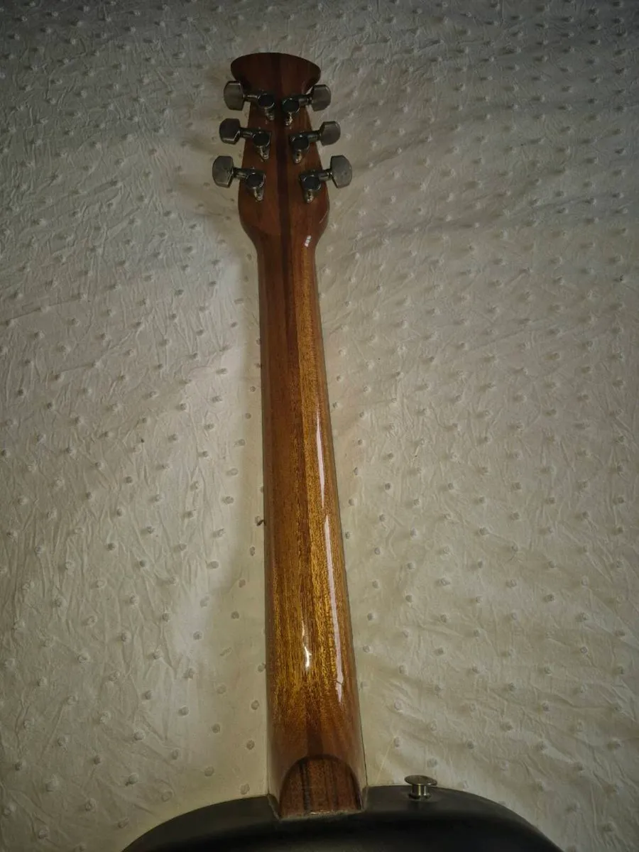Semi-acoustic guitar - Image 4