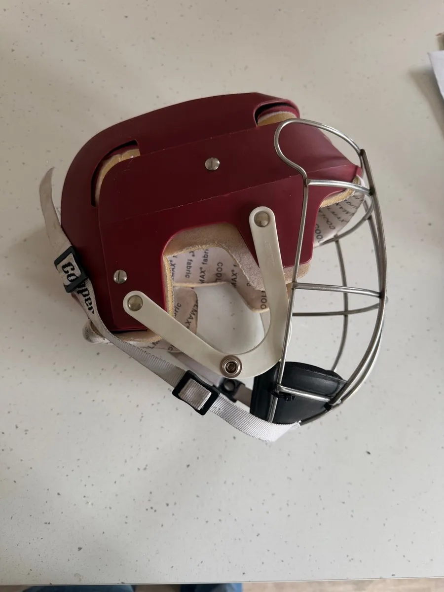 Cooper SK 100 Hurling Helmet - Image 3
