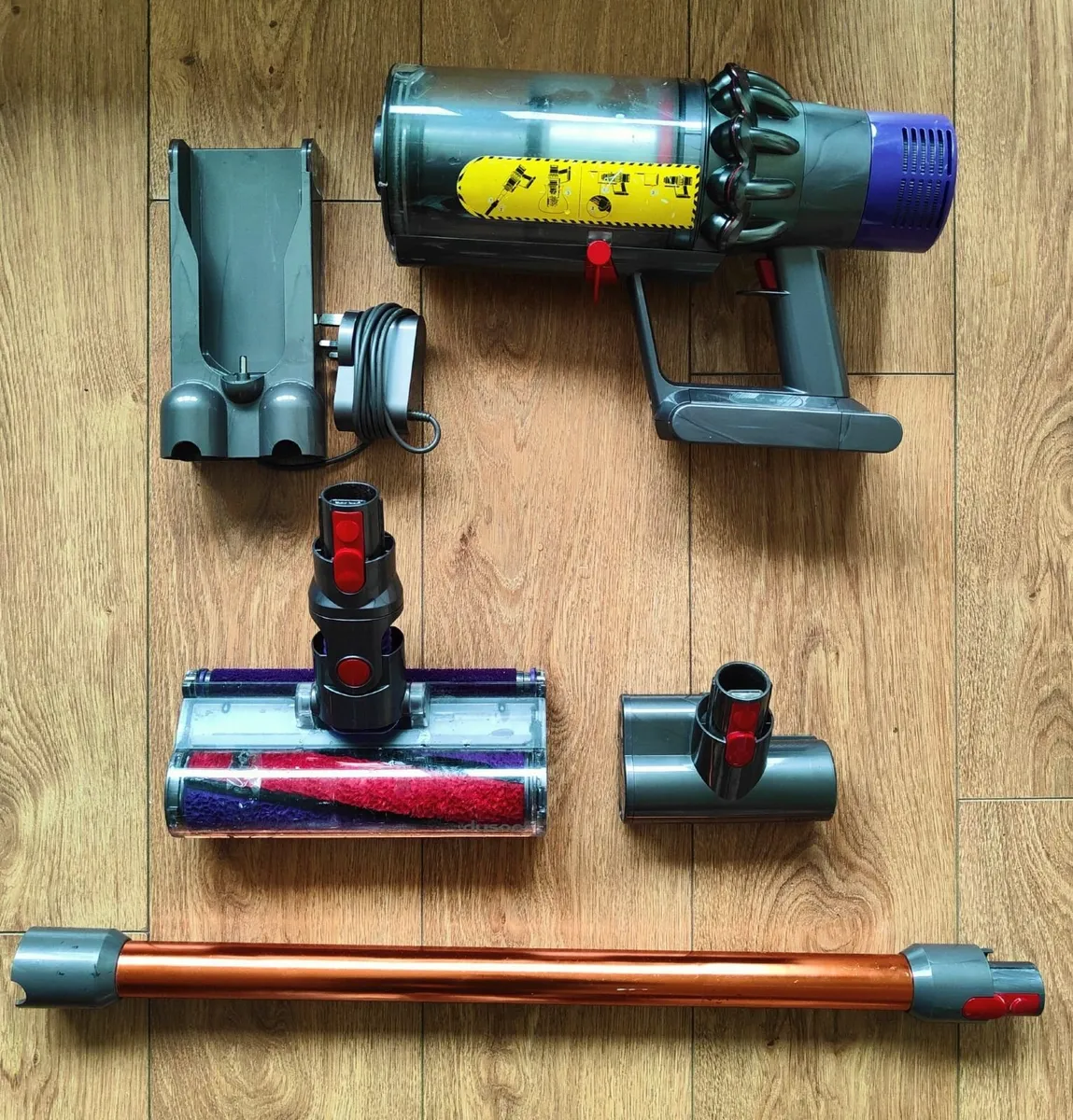 Dyson Cyclone V10 Aboslute - copper