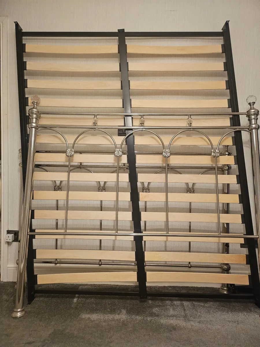 Stunning vintage inspired King size Siver Bed Fram - Image 4