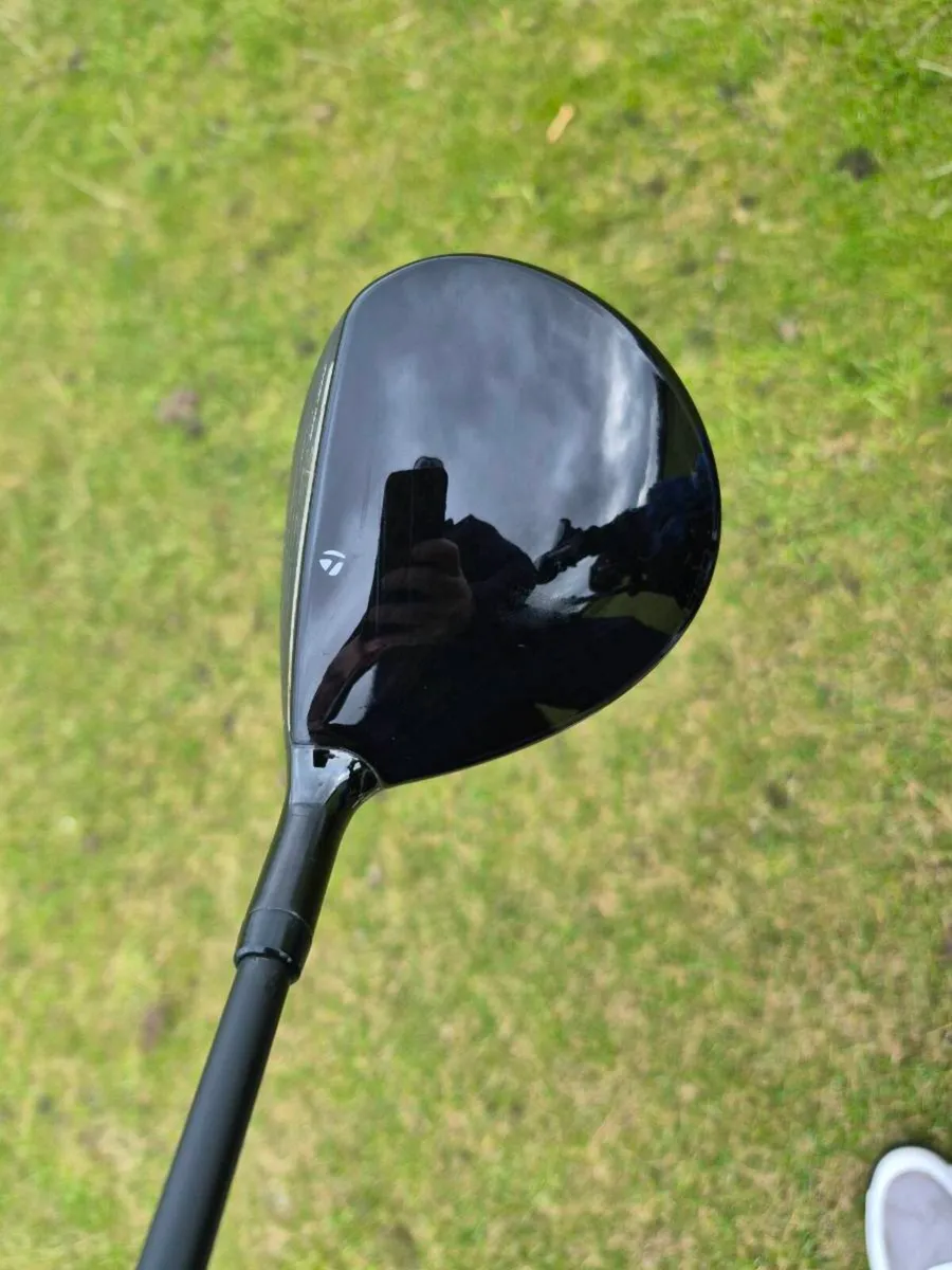 TAYLORMADE QI10 7 WOOD HZRDUS BLACK STIFF - Image 2