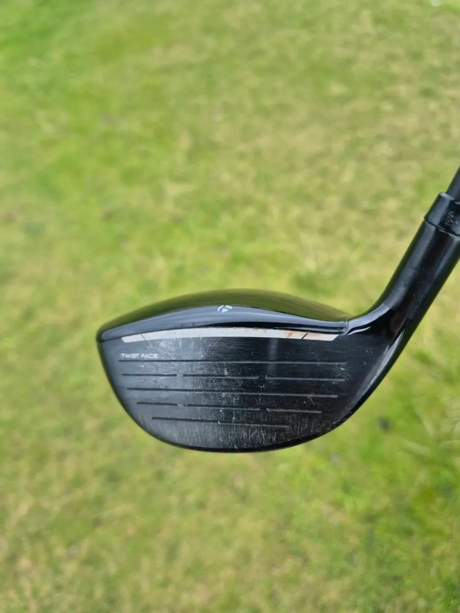 TAYLORMADE QI10 7 WOOD HZRDUS BLACK STIFF - Image 3