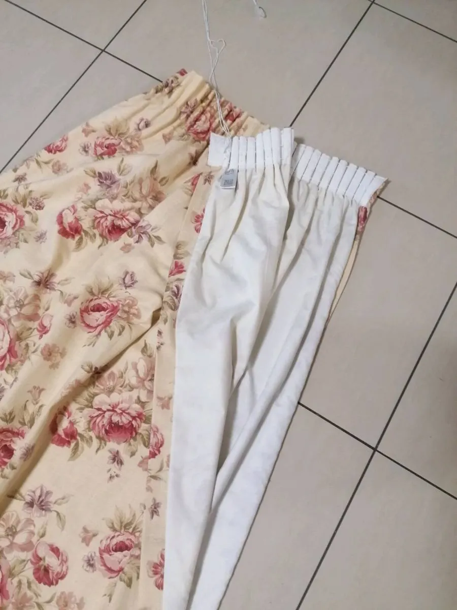 Curtains - Image 3