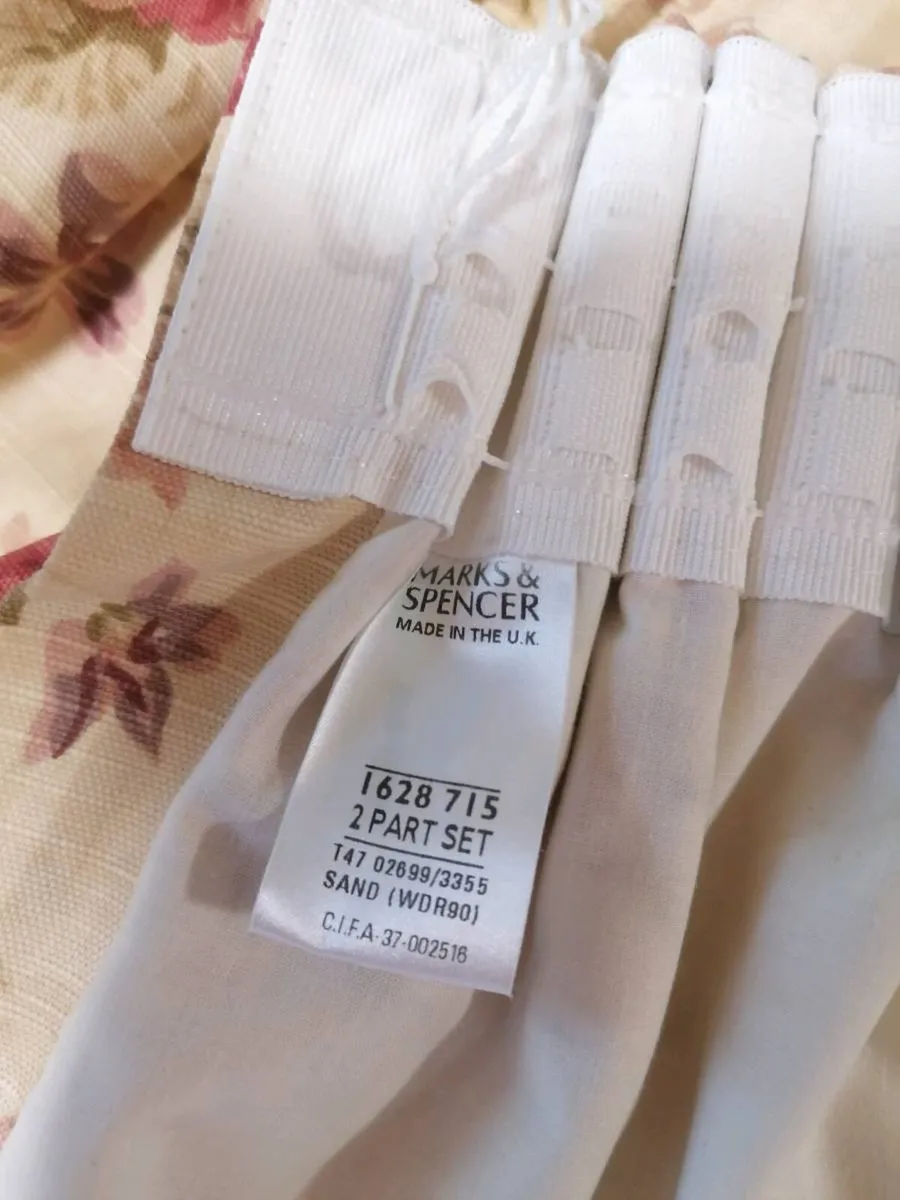Curtains - Image 4