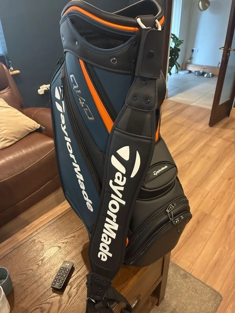 Taylormade Qi4d amid Tour Staff Bag - Image 4