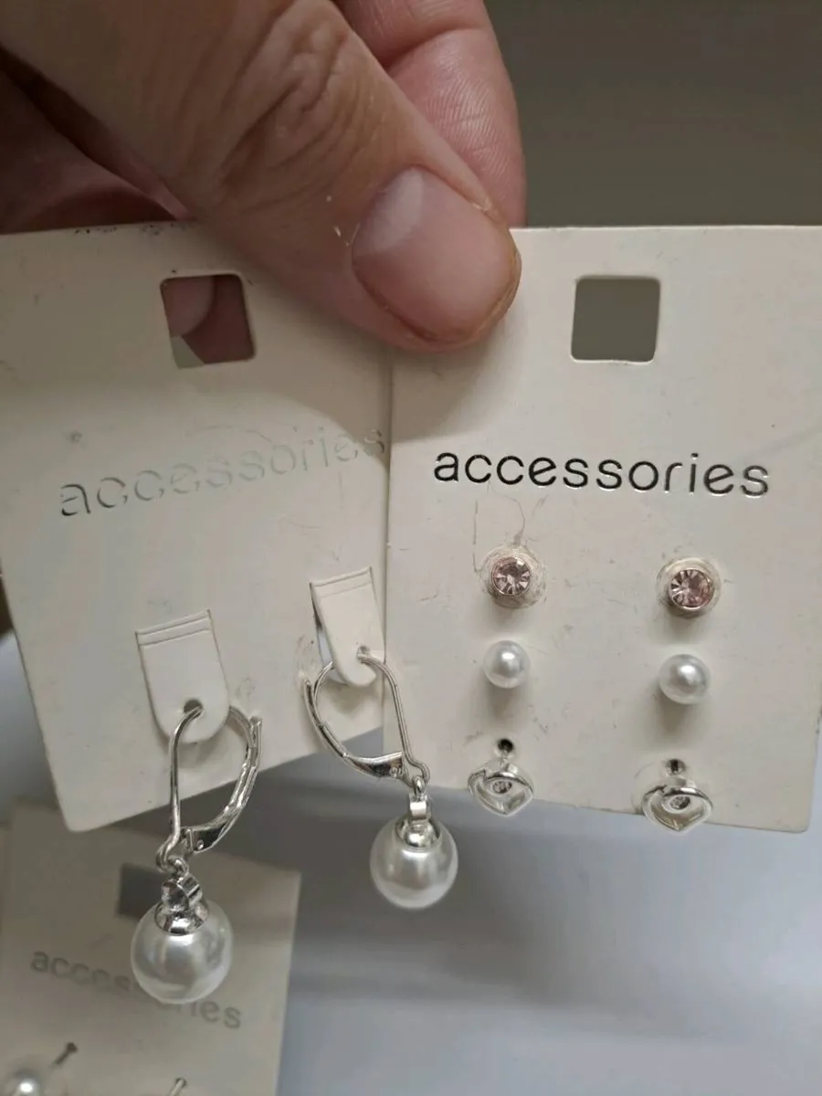 Bundle of 14 Pairs of earrings - Image 3