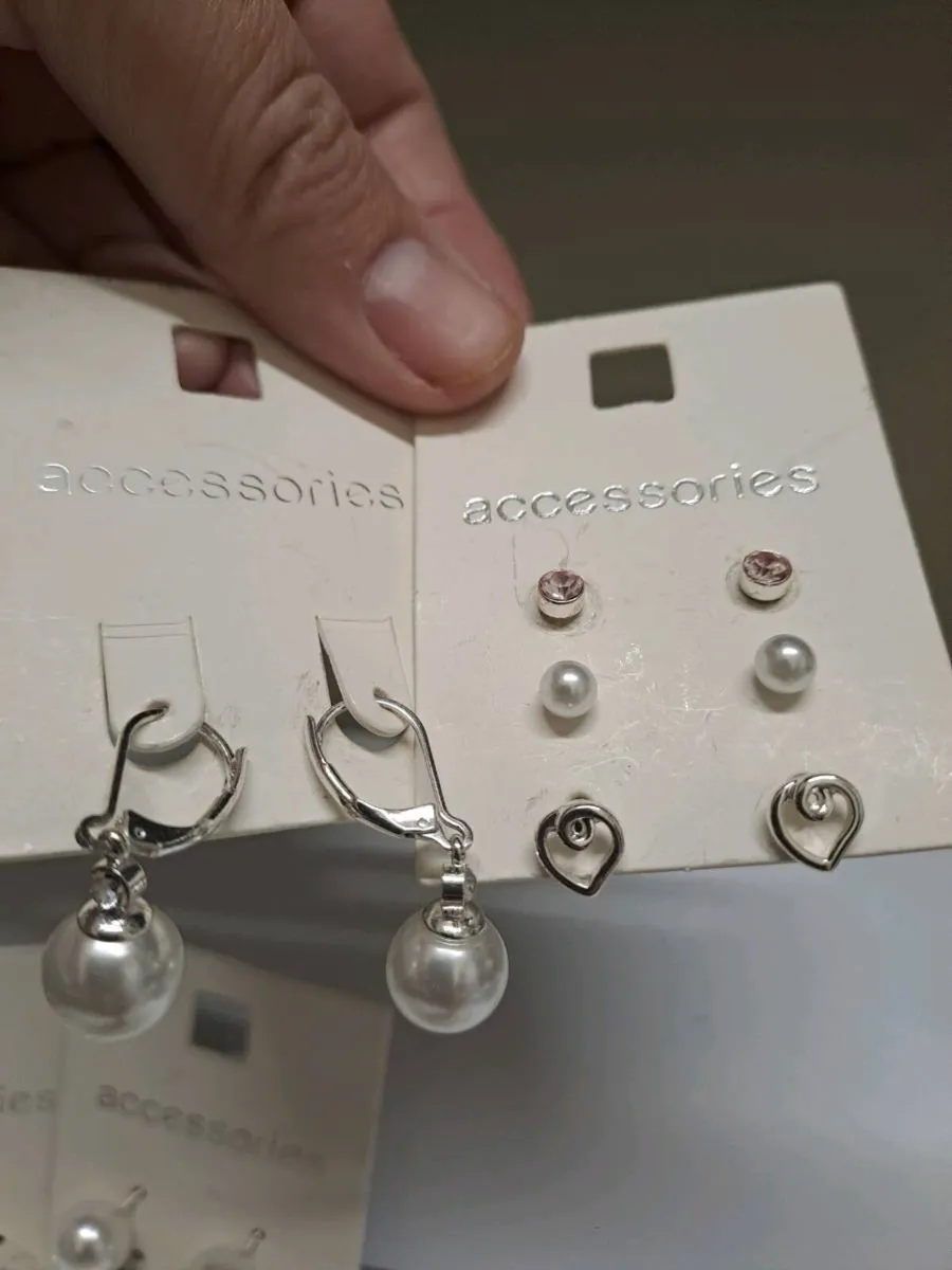 Bundle of 14 Pairs of earrings - Image 4