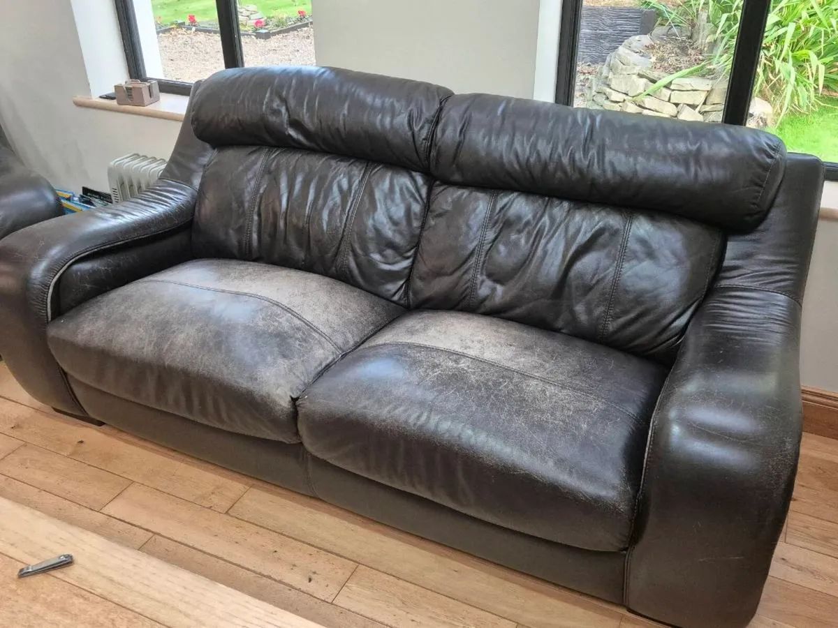 Couch - Image 3