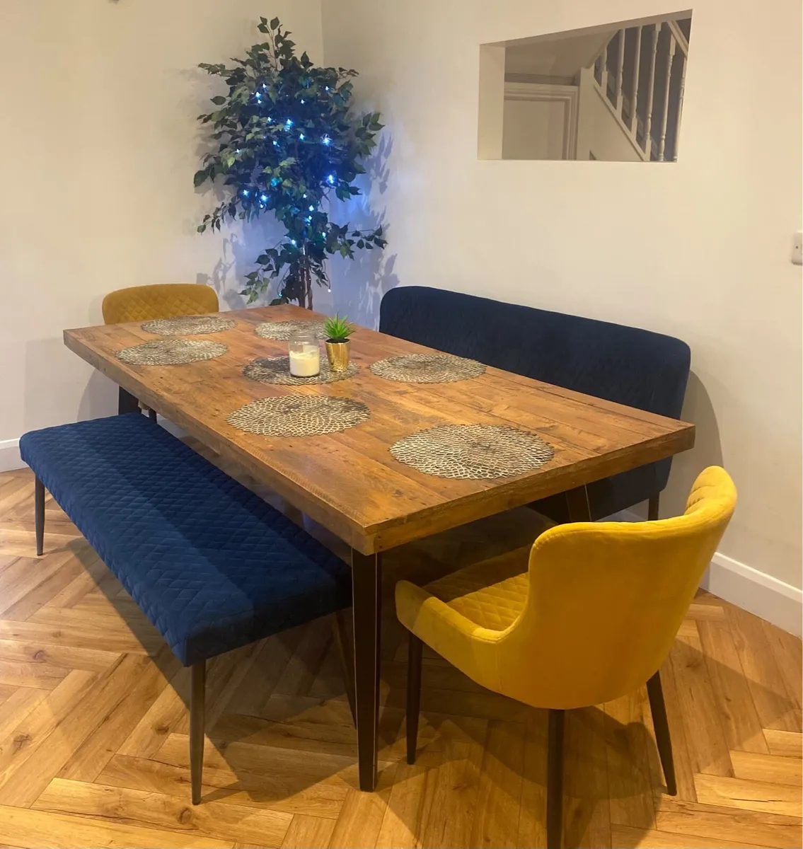 Table & chairs
