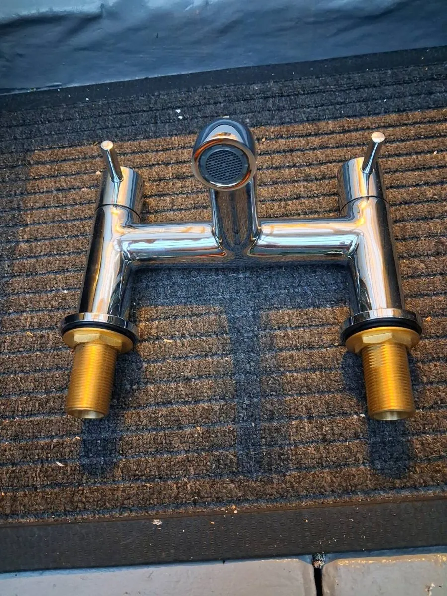 Bath tap mixer