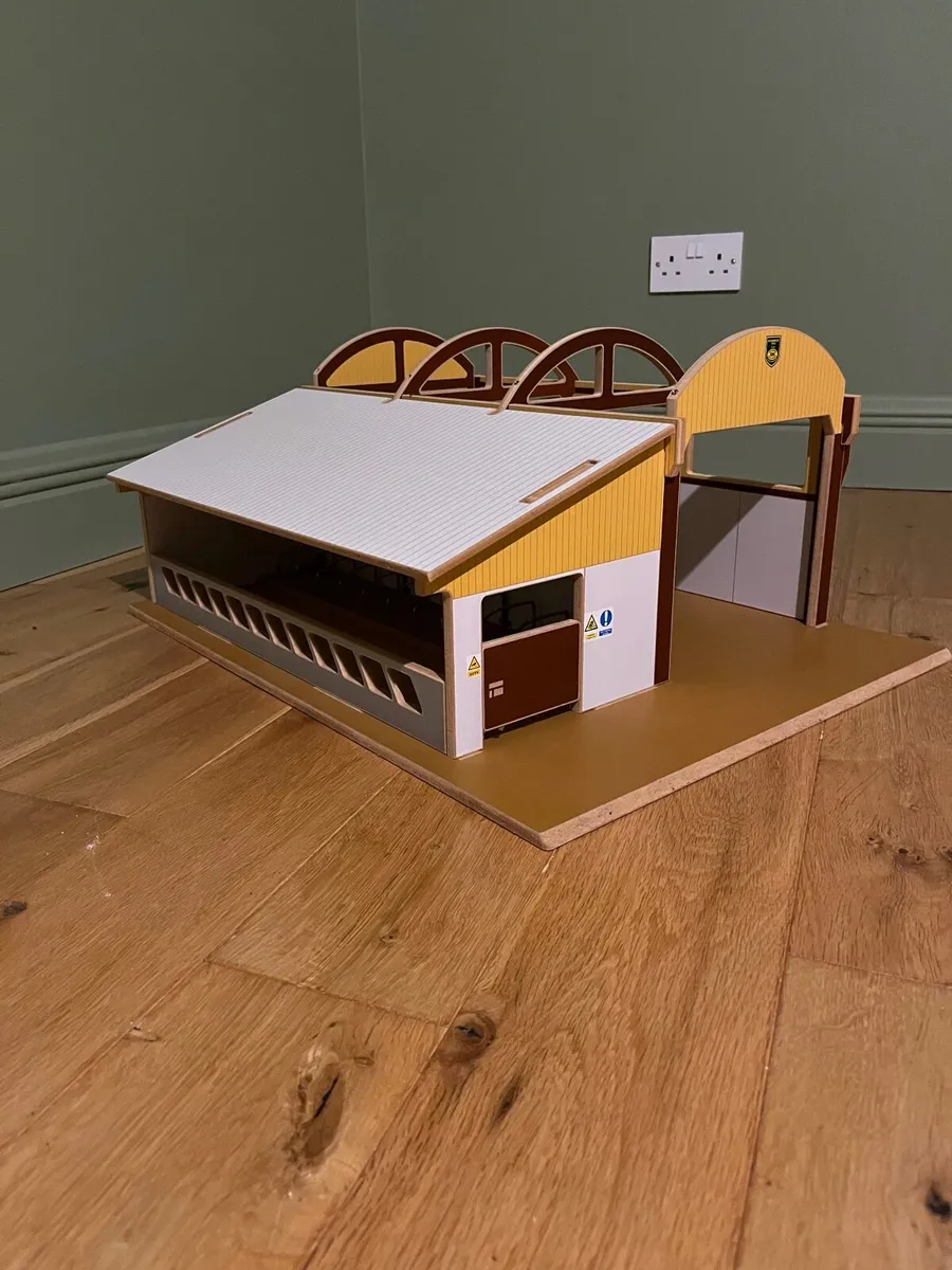 Brushwood toys shed - Image 2