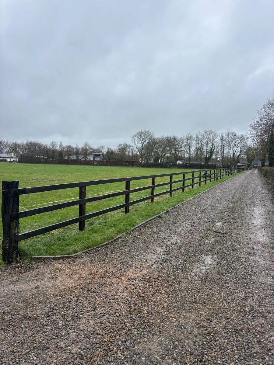 Fencing Contractor - Image 2