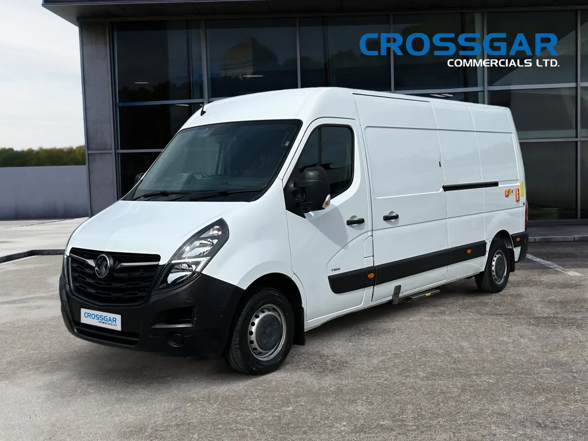 NO IMPORT TARIFF JUST  38K MILES AIR-CON TAIL LIFT - Image 3