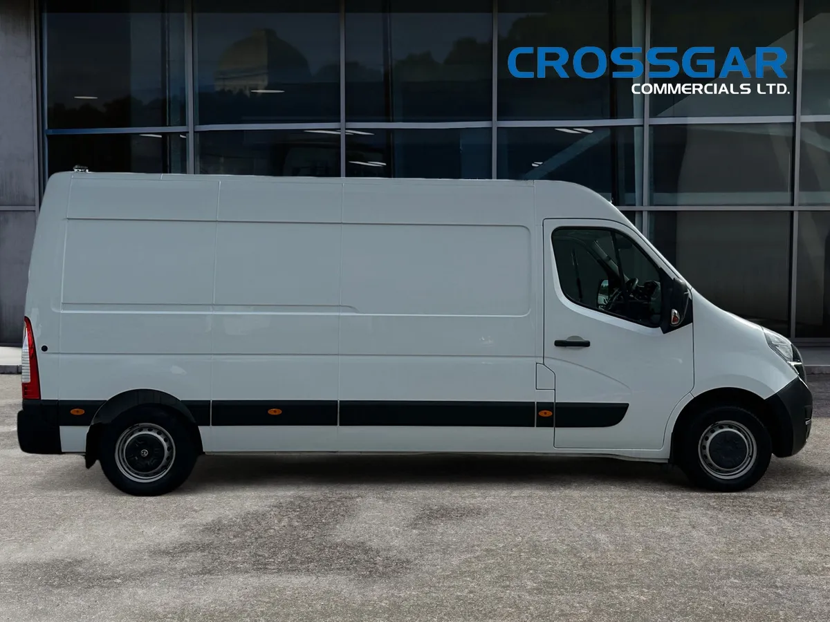 NO IMPORT TARIFF JUST  38K MILES AIR-CON TAIL LIFT - Image 4