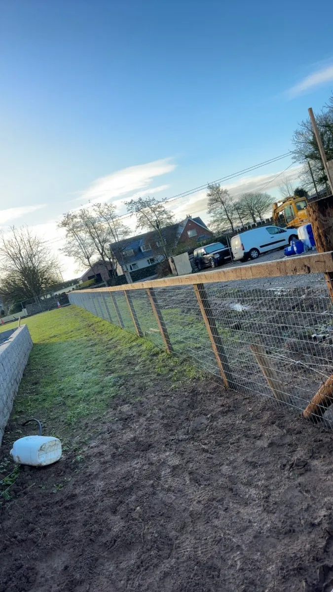 Fencing Contractor - Image 4