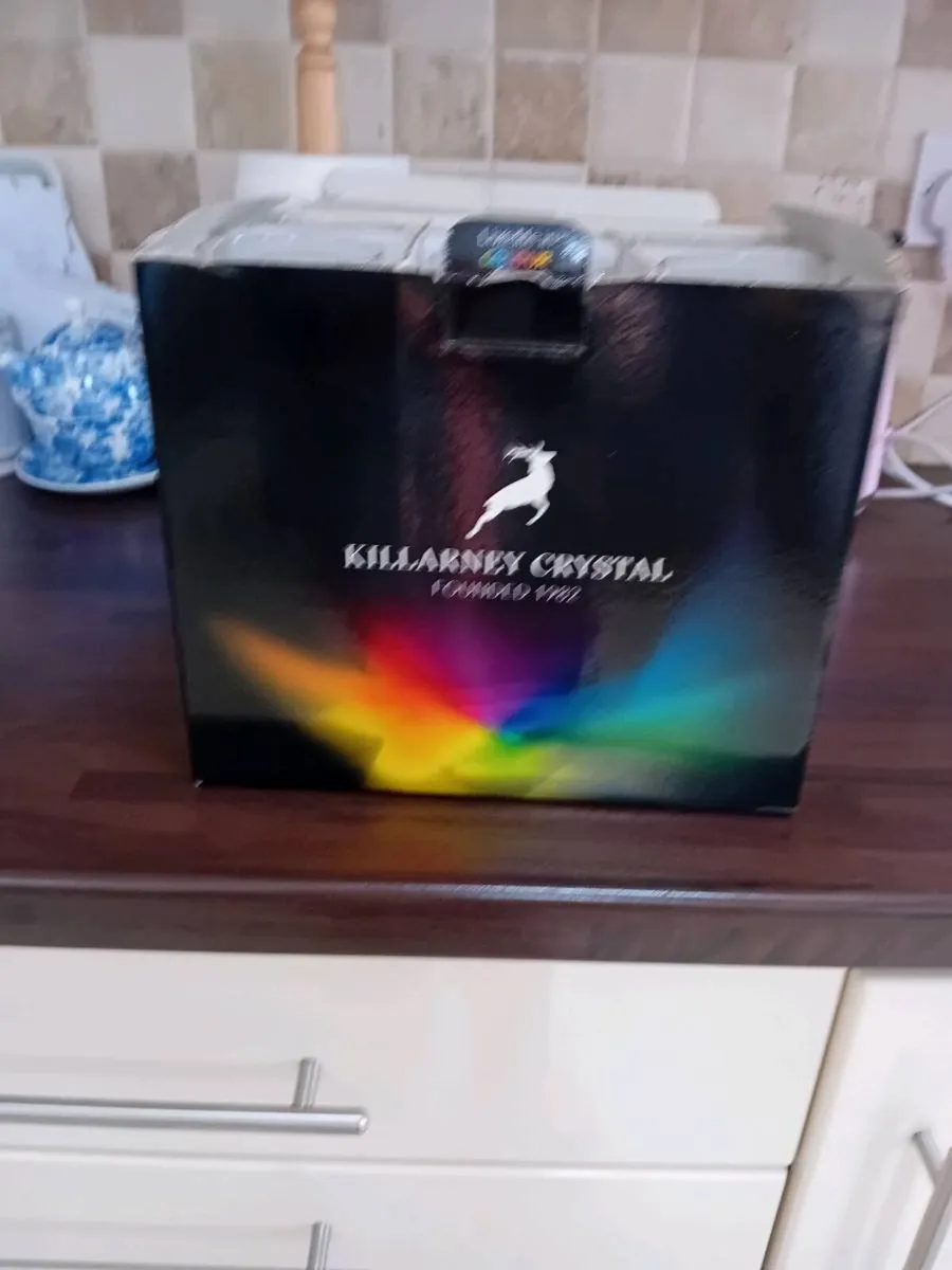 KILLARNEY CRYSTAL WINE GLASSES NEW BOXED - Image 2